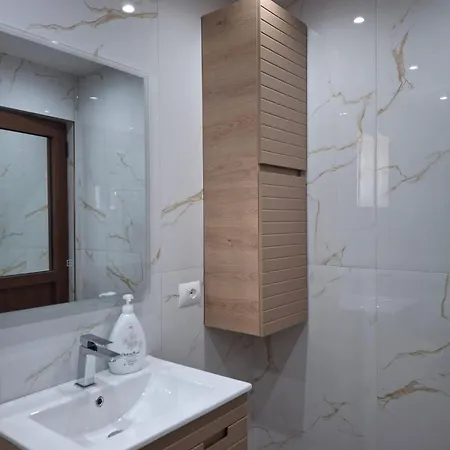 Noel & Lea Ксамил