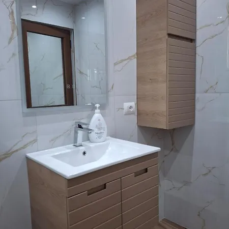 Noel & Lea Ксамил